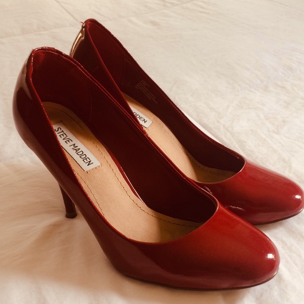 Steve Madden Red Pumps